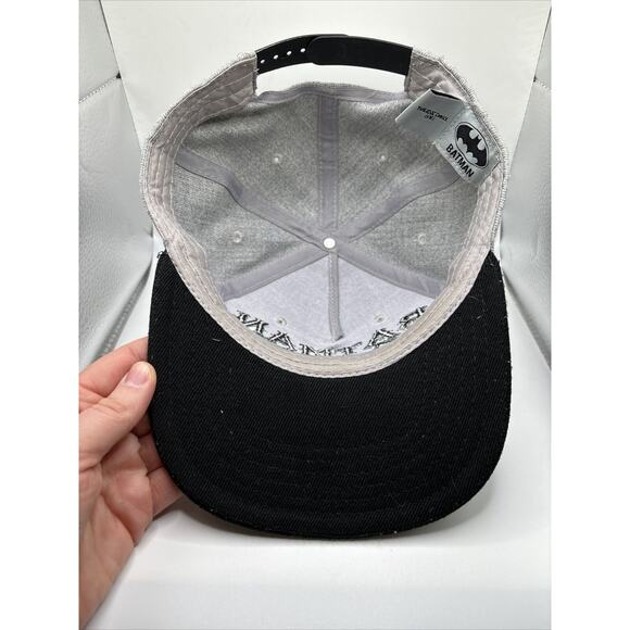 Batman Cap Snapback Grey Black Embroidered Letters Bat Logo Black Brim Cap Hat - Picture 9 of 9